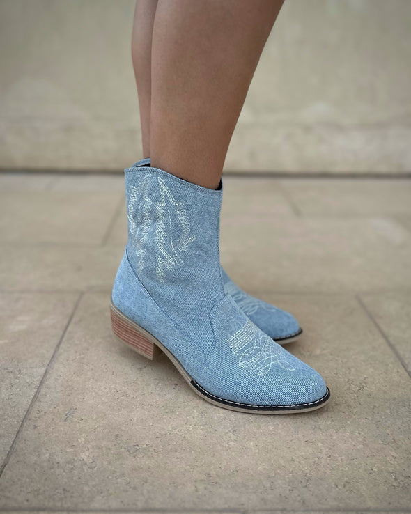 TEXAS BOOTS - LIGHT BLUE DENIM