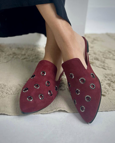 GROMMET ALMOND-TOE MULES - BURGUNDY