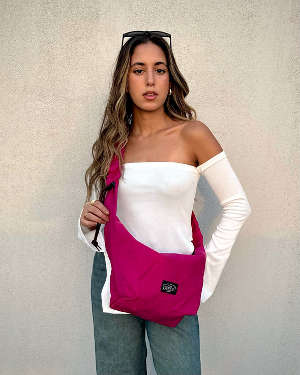 FRILLY HOBO BAG - FUCHSIA