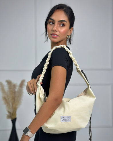 FRILLY HOBO BAG - BEIGE