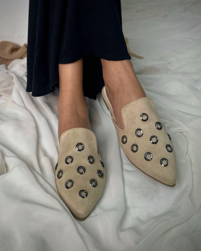 GROMMET ALMOND-TOE MULES - BEIGE