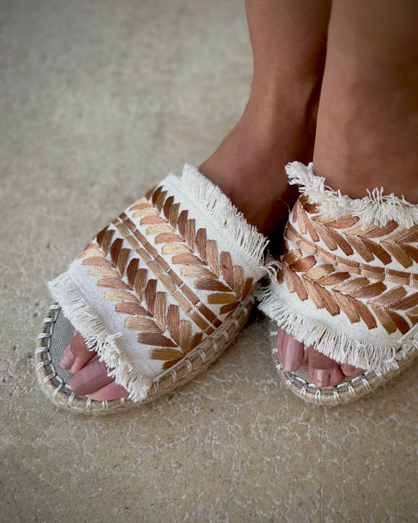 DOUBLE SPIKE SLIDE SLIPPERS - OXIDE