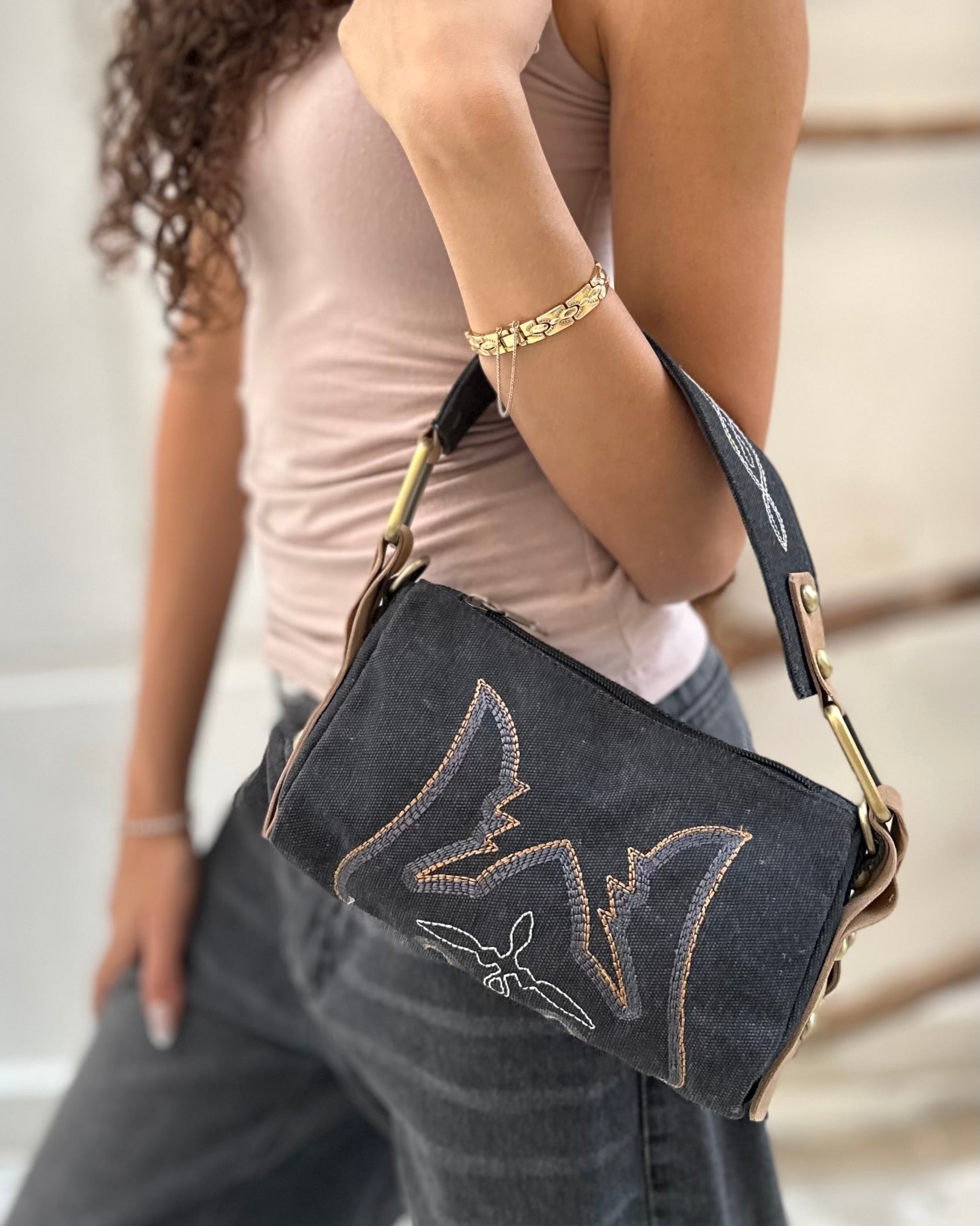 SWIFT CANVAS CROSS BAG BLACK – Deeda - Main Image